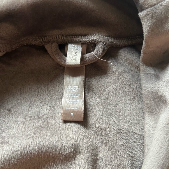 SKIMS Robe - Picture 2 of 4